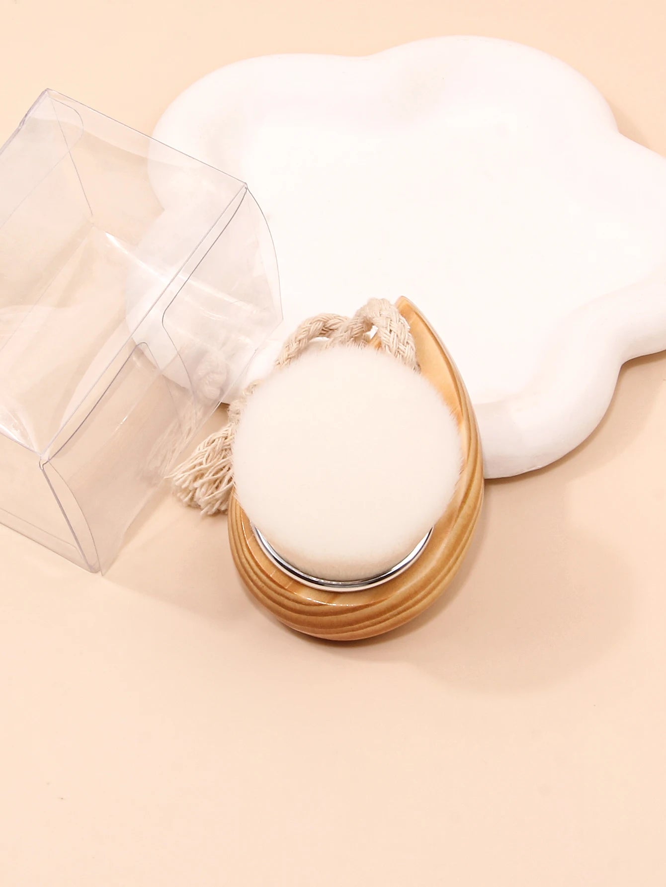 Brosse Nettoyante Visage en Bois – Douceur, Démaquillage & Nettoyage Profond