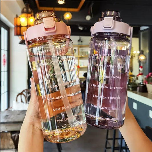 Gourde Sport 2L avec Paille – Bouteille d’Eau Grande Capacité avec Marqueur de Temps, Étanche et Réutilisable
